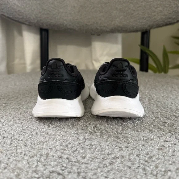 Adidas Sneakers - Picture 3 of 5